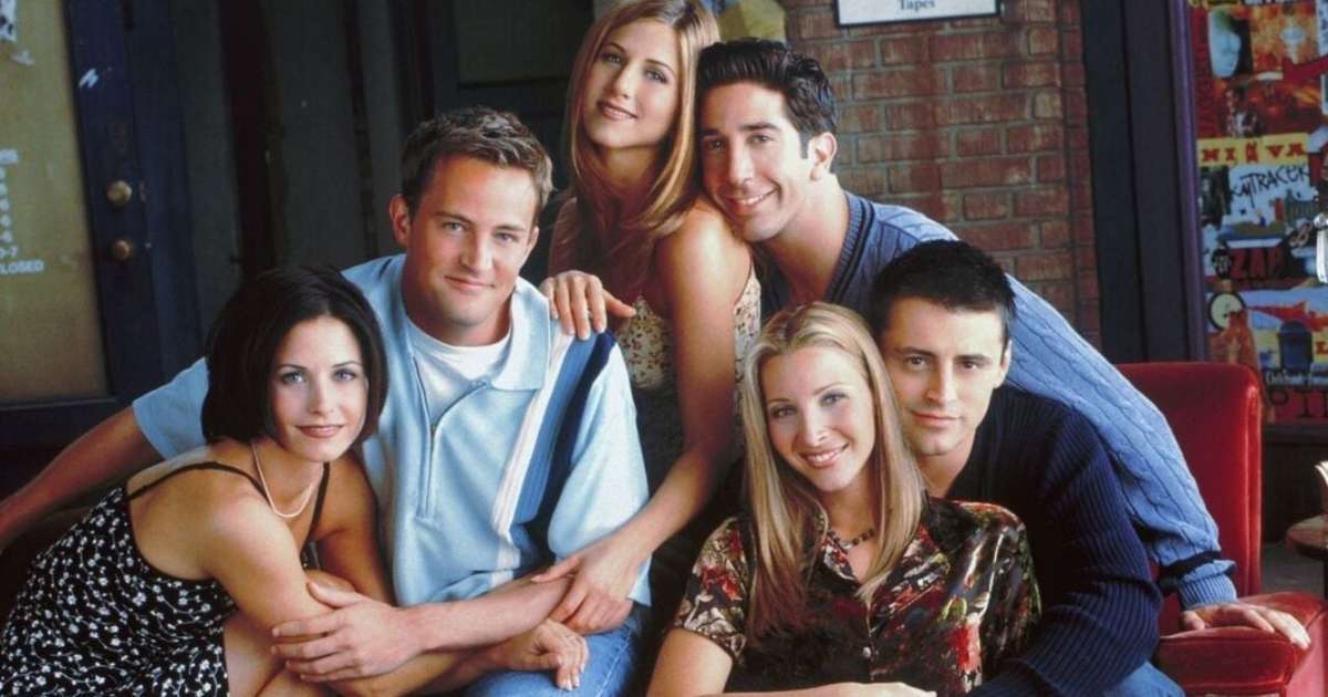 Friends perde mais um membro do elenco, apenas um ano após o falecimento de Matthew Perry