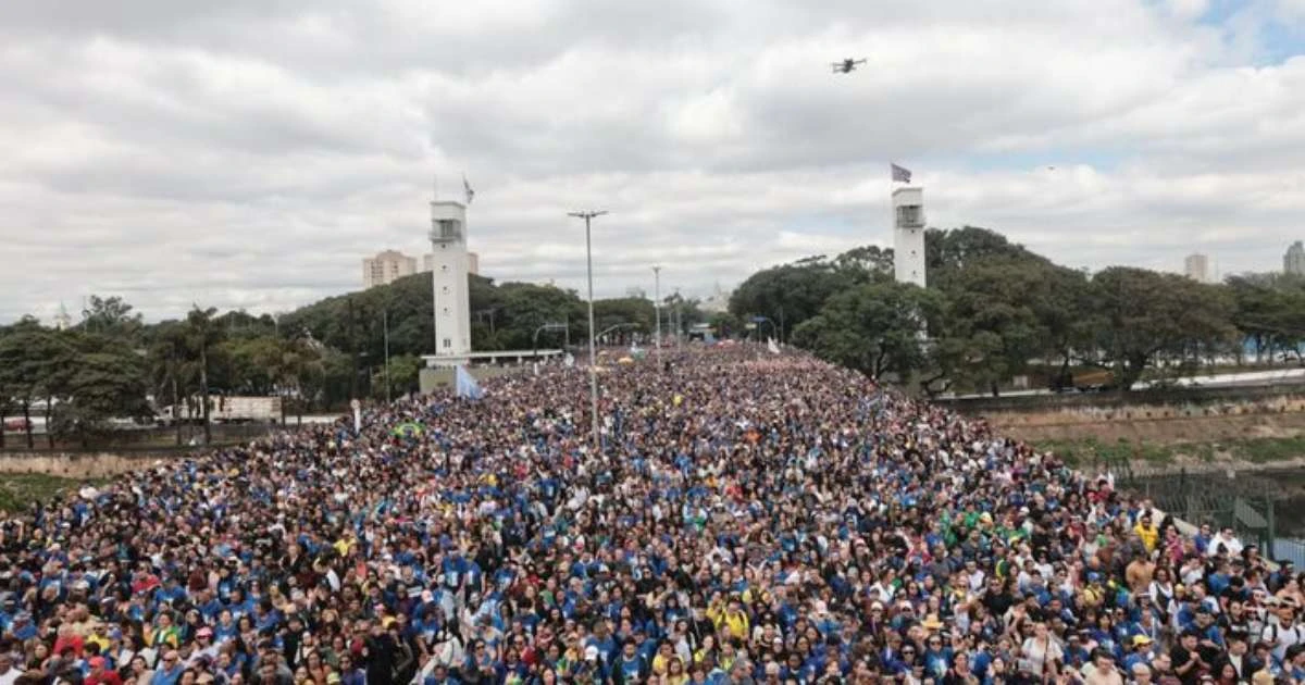 Marcha para Jesus reúne milhares de fiéis nas ruas de SP; veja fotos