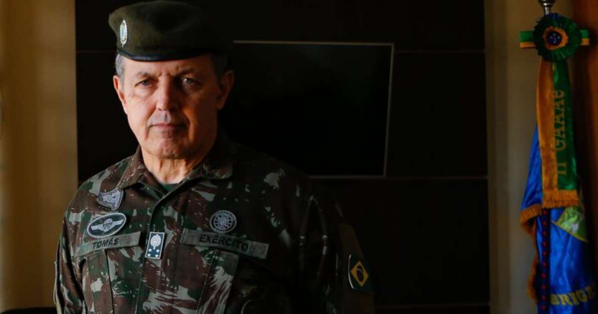 Exército Brasileiro pagará R$ 684 mil para refeições de luxo servidas no gabinete do comandante