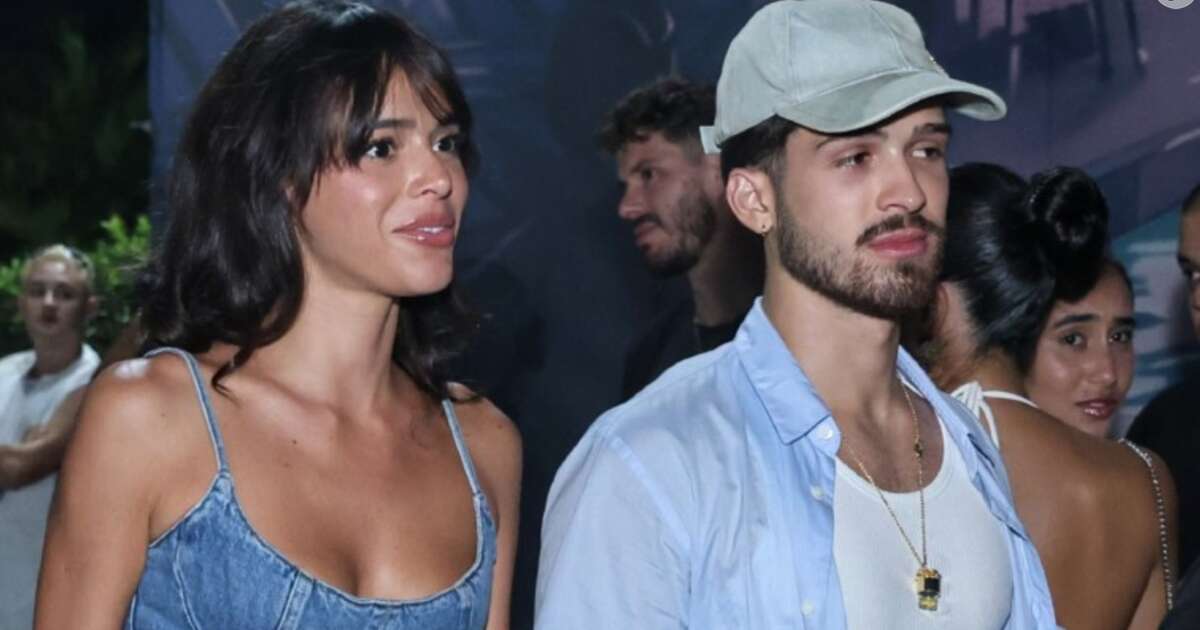 De mãos dadas, Bruna Marquezine e João Guilherme são vistos em festa de Ludmilla e dividem espaço com ex do ator. Fotos!