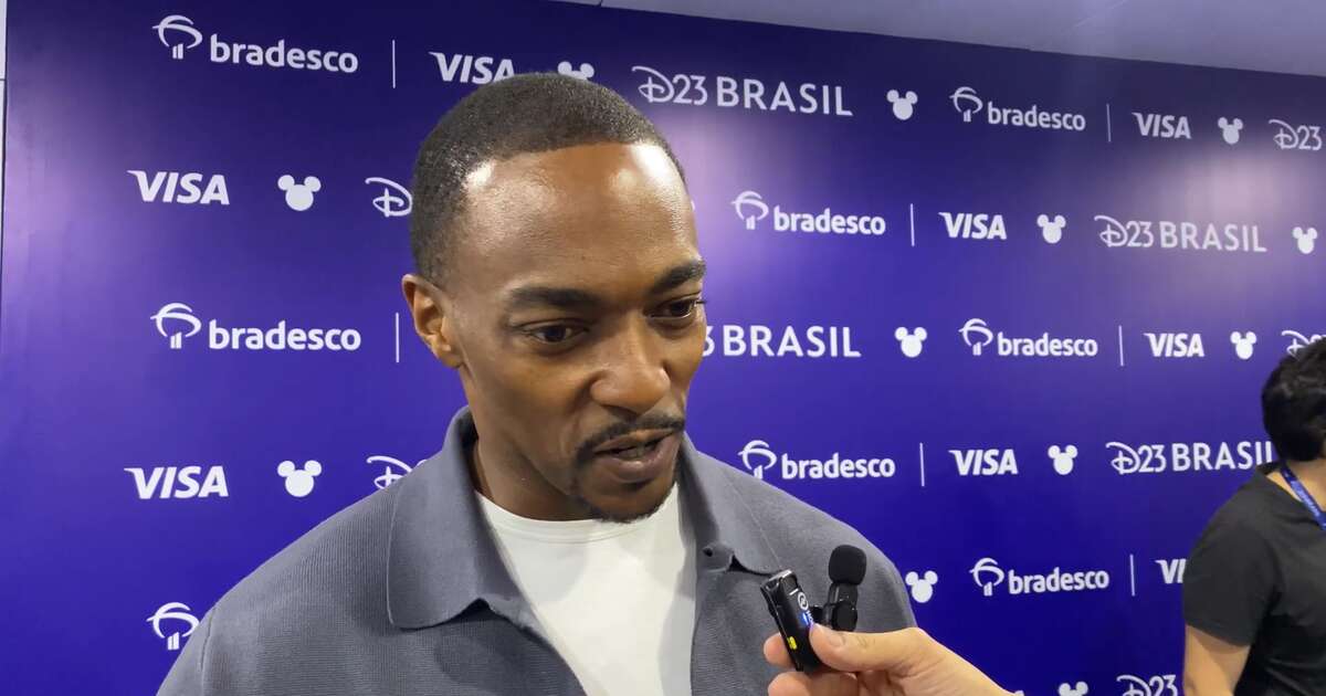 Capitão América, Anthony Mackie abre bastidores do filme com Harrison Ford: 'Ensinou o que significa ser protagonista'