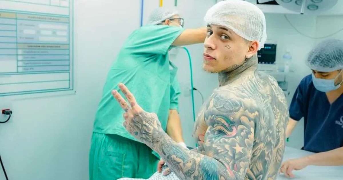 MC Pedrinho reflete sobre uso de anestesia geral em tatuagem: 'É um choque'