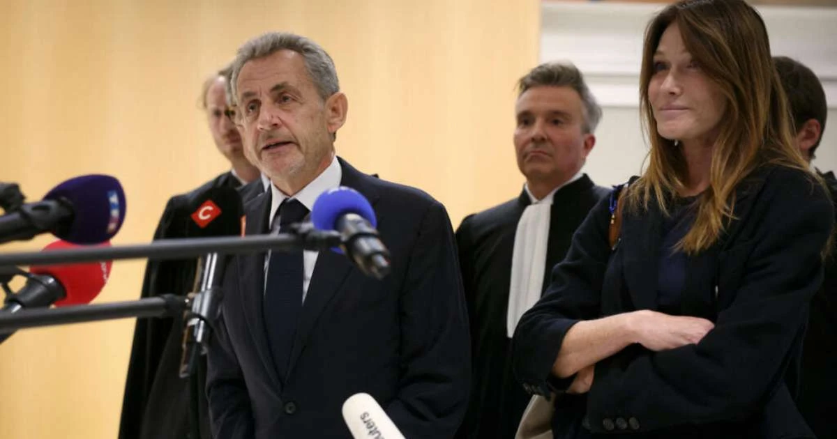 Após condenação de marido, Carla Bruni faz gesto polêmico contra jornalistas de site investigativo