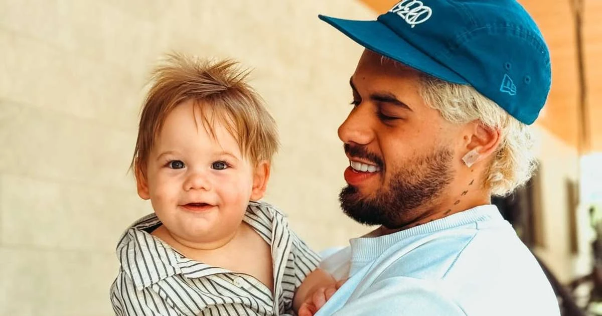 Atitude de Zé Felipe com filho no carro causa revolta na internet: 'Muito perigoso'