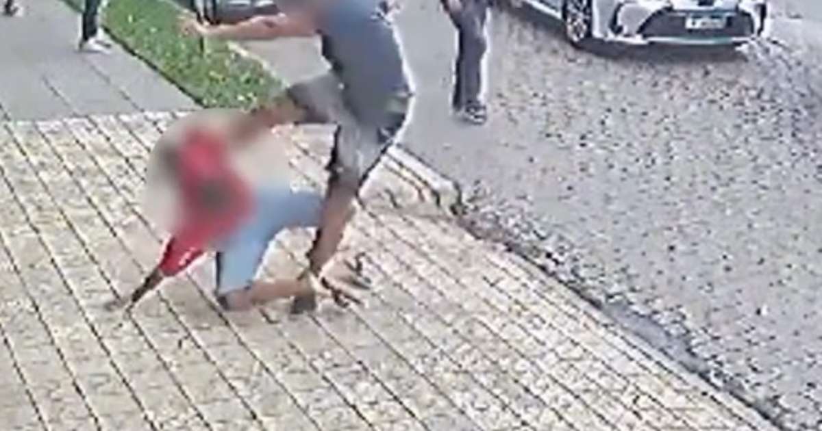 Policial militar agride adolescente de 15 anos em frente a escola no RS