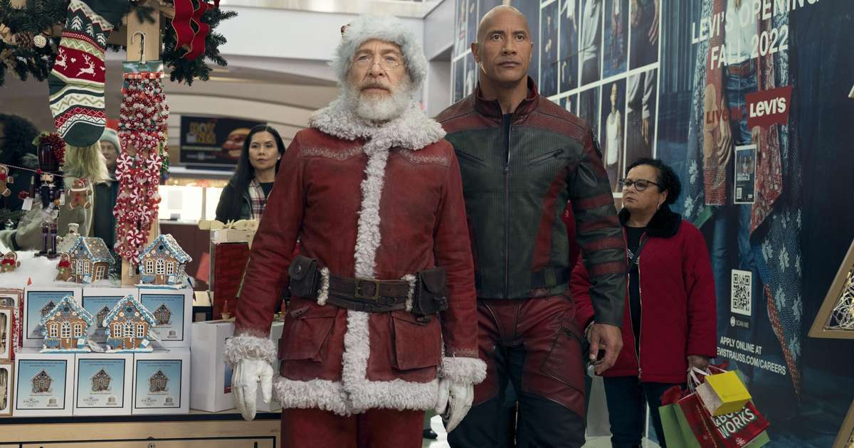 'Operação Natal': J.K. Simmons vive Papai Noel bombadão em novo filme de Dwayne Johnson