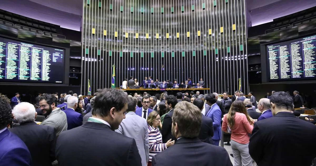 Isenção do IR: 493 deputados foram a favor e 18 faltaram votação; veja lista