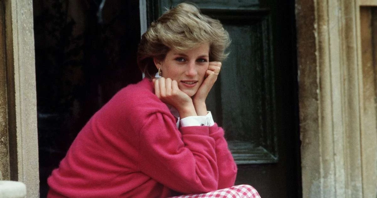O icônico cabelo curto de Princesa Diana aconteceu por acaso há 35 anos; cabeleireiro ficou surpreso com reação da britânica: 'Ela decidiu...'