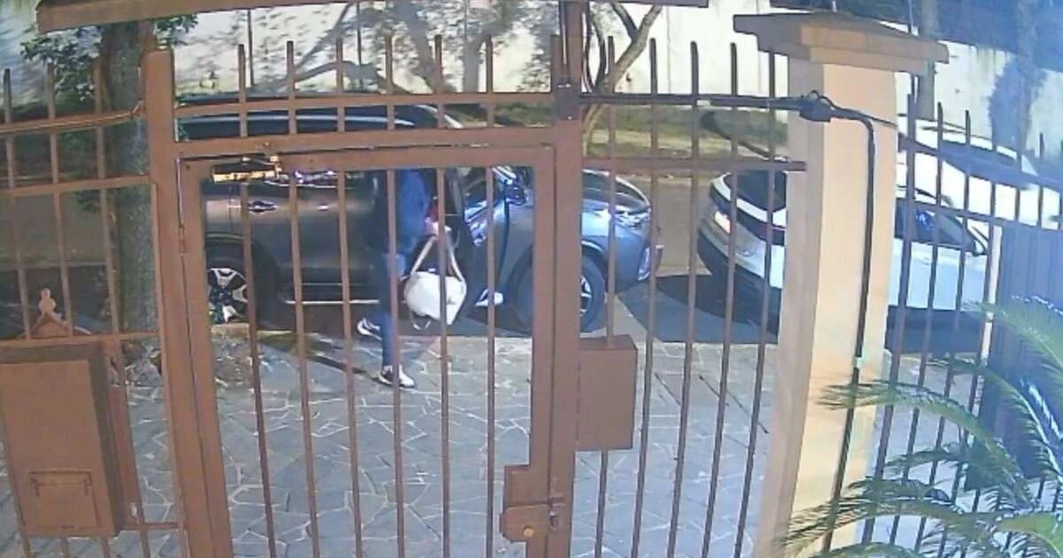Vídeo: Veículo é roubado sem arrombamento em plena Zona Militar de Porto Alegre