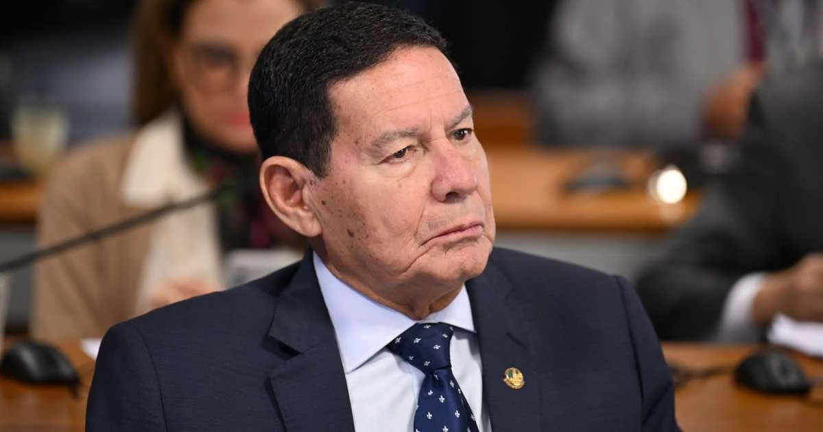 Mourão defende Bolsonaro e aponta Tarcísio como 
