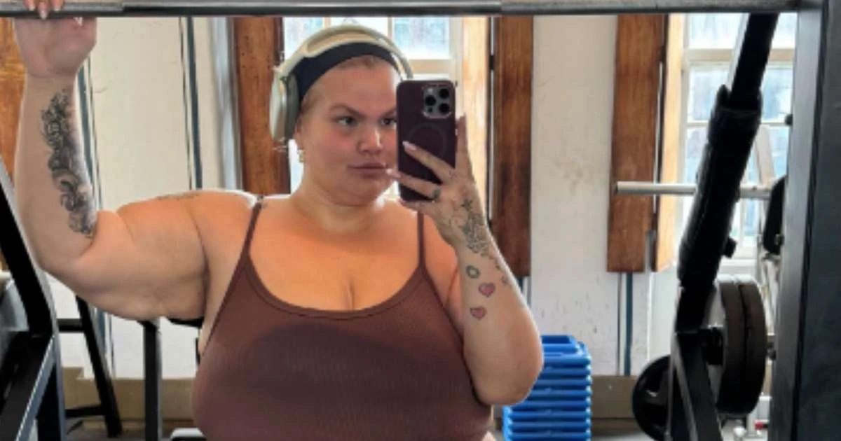 Após perder 45 kg com bariátrica, Thais Carla relata novo efeito colateral da cirurgia: 'Preciso dar uma atenção...'