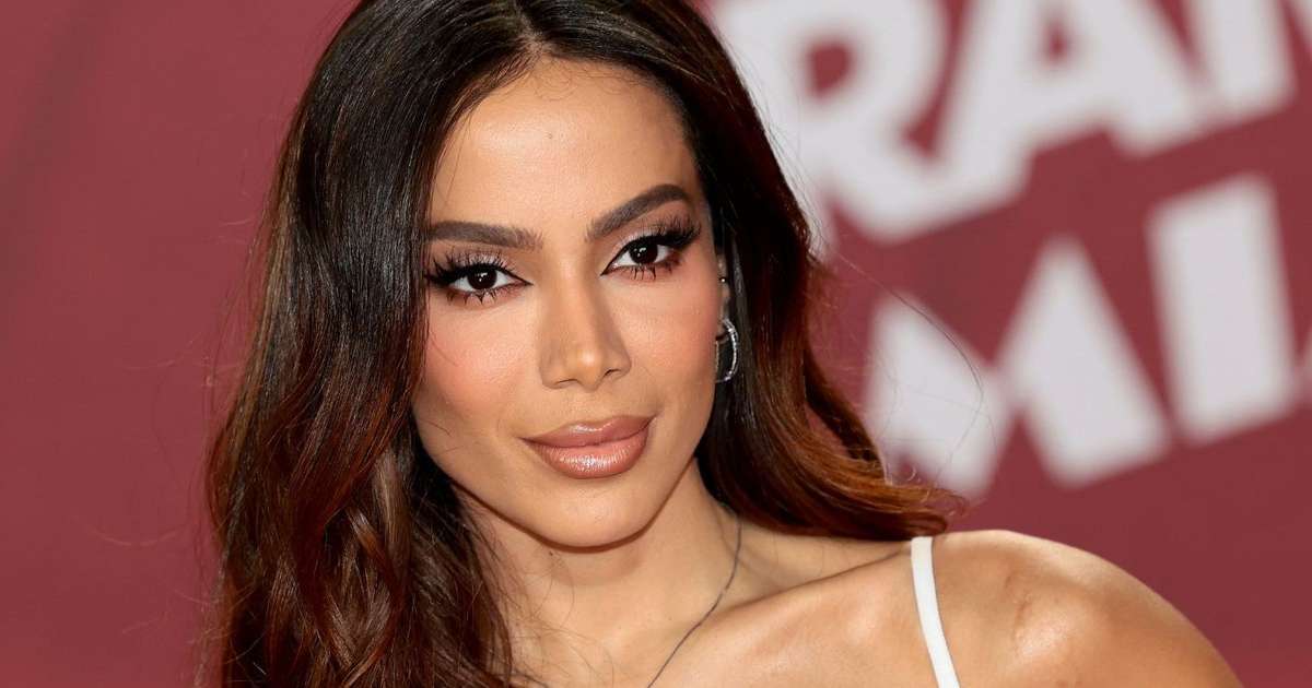 Com planos de aposentadoria, Anitta toma atitude surpreendente e emociona fãs: 'Cara de despedida'