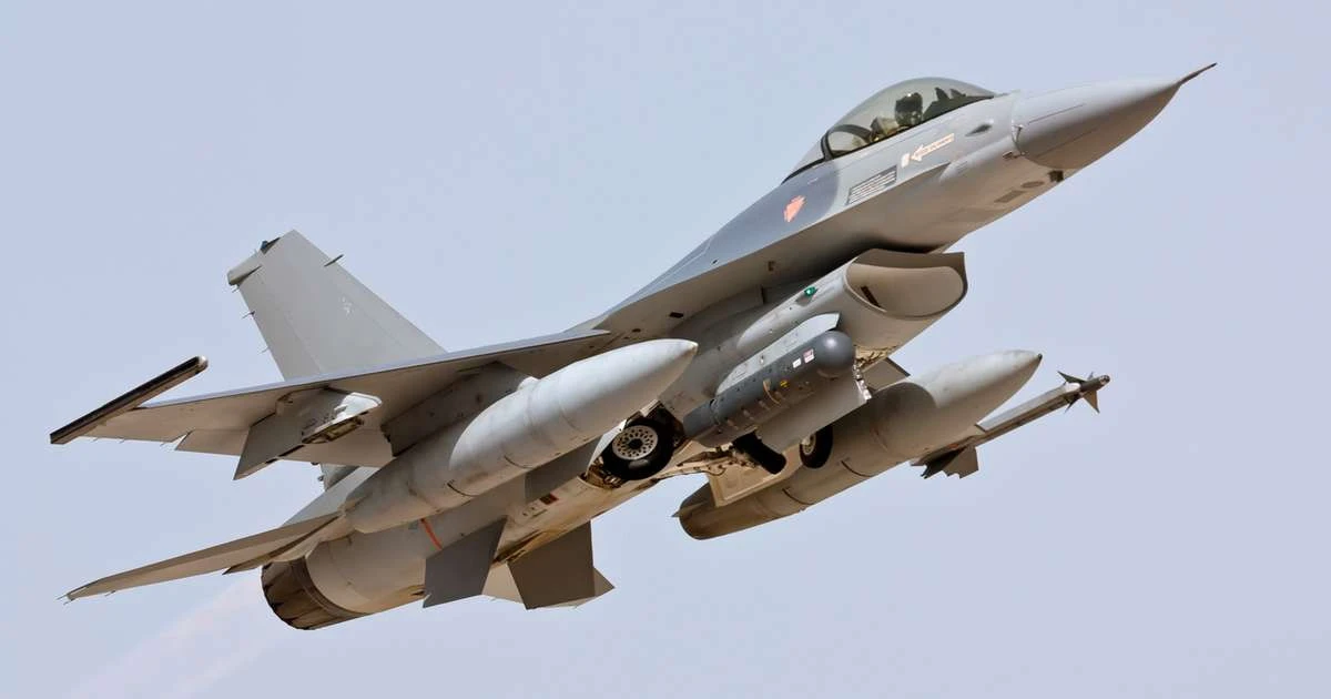 Piloto da Força Aérea da Polônia morre em acidente com F16
