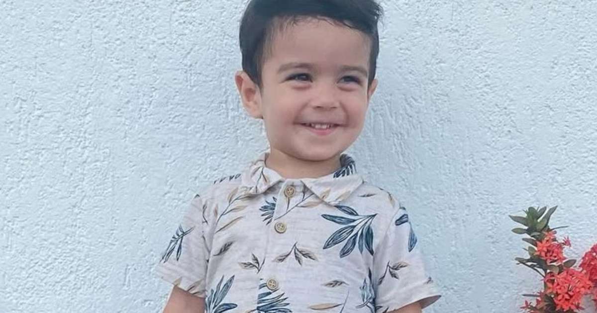 Menino morre após ser esquecido em carro por dona de creche e mãe desabafa: 'levou todo meu coração'