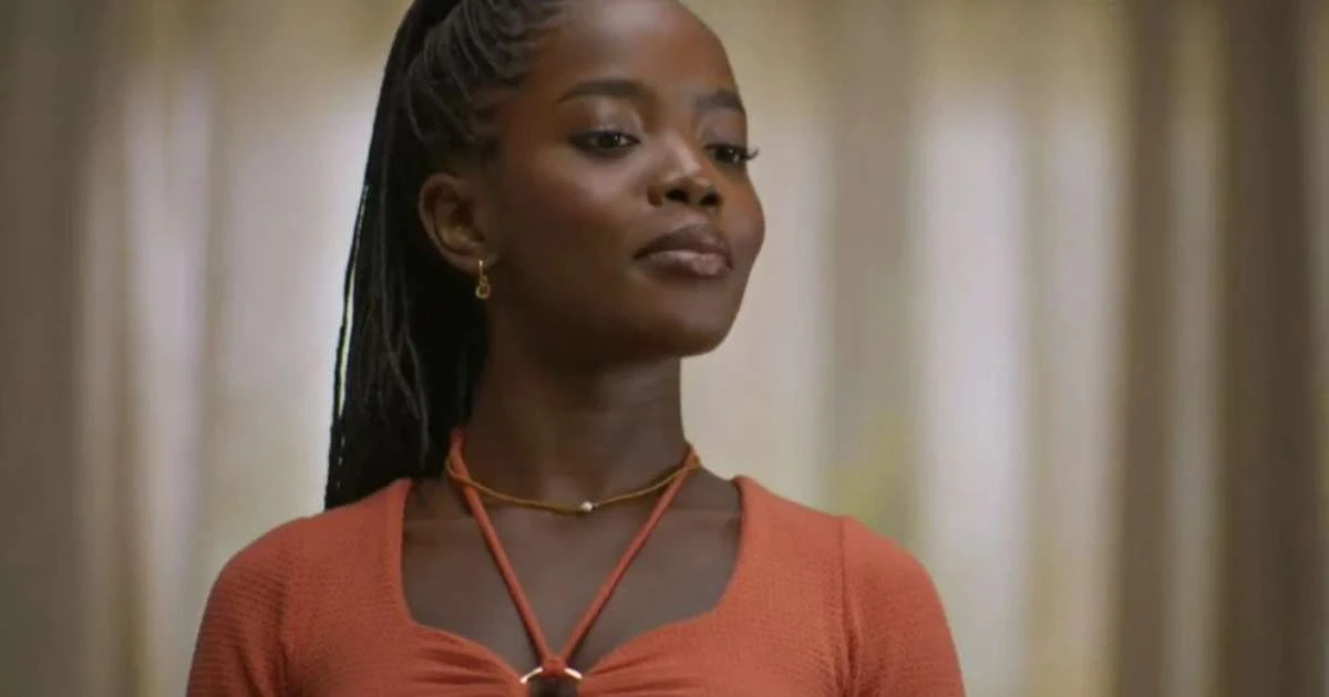 Roupa da intérprete da Leona de 'Dona de Mim' causa na web: 'Pra quê?'