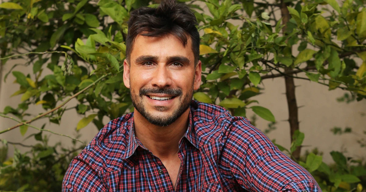 Julio Rocha revela transformação artística após paternidade e planeja projetos além da TV