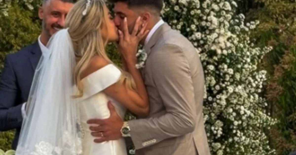 Lucas Beraldo, do PSG, se casa com Rafaela Albino em cerimônia em São Paulo