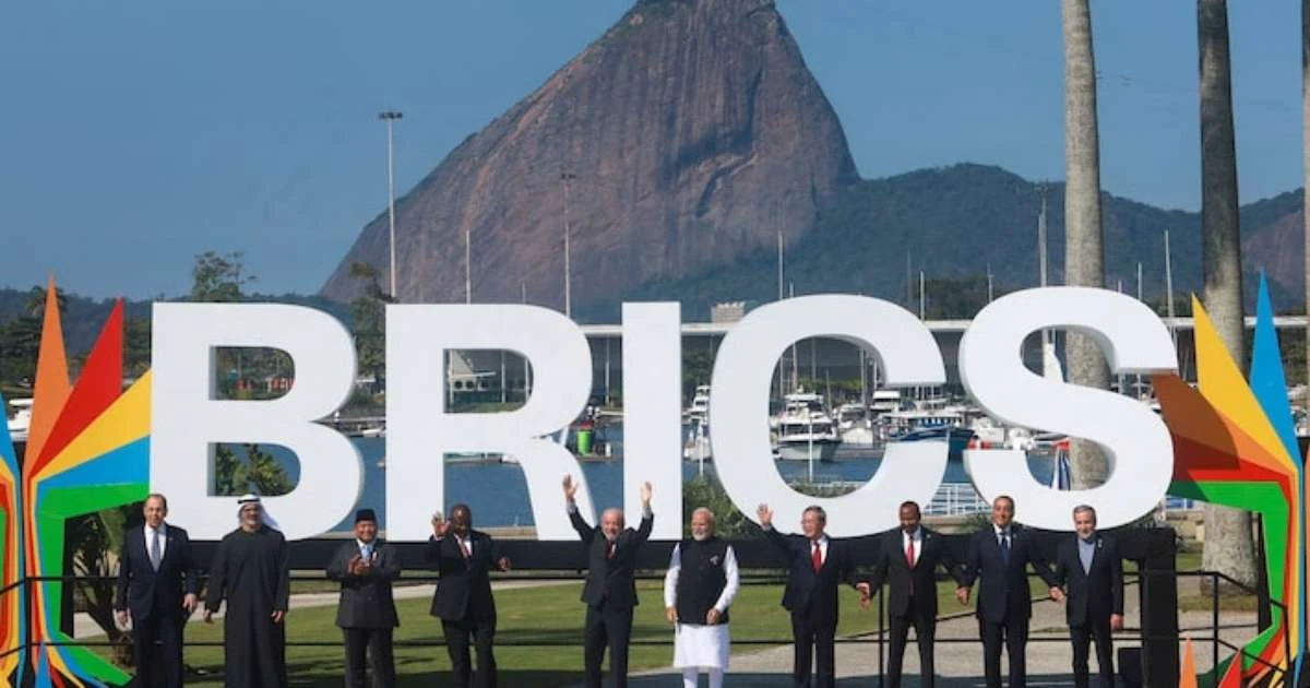 Irã insatisfeito, Putin no telão e recados de Lula: o primeiro dia do Brics no Rio; veja vídeo
