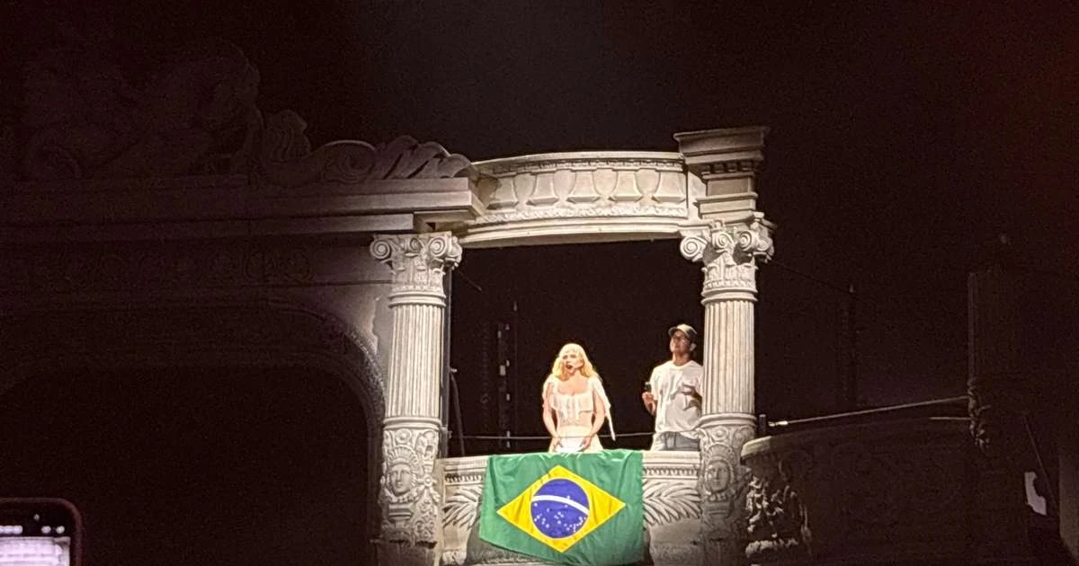 Ela veio! Lady Gaga 'toma posse' do amarelo do Brasil e faz Copacabana tremer com megashow