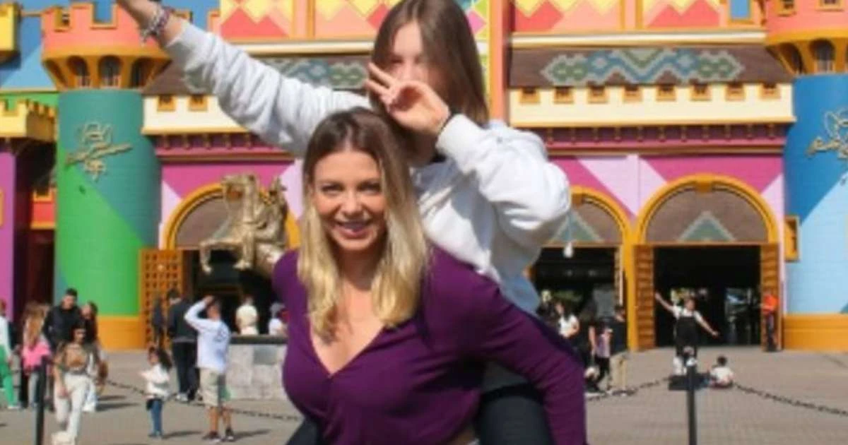 Ela cresceu! Sheila Mello surge com a filha e semelhança surpreende: 'Idênticas'