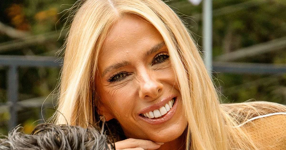 Adriane Galisteu fala sem filtros sobre menopausa: 'Me vi sem informação'
