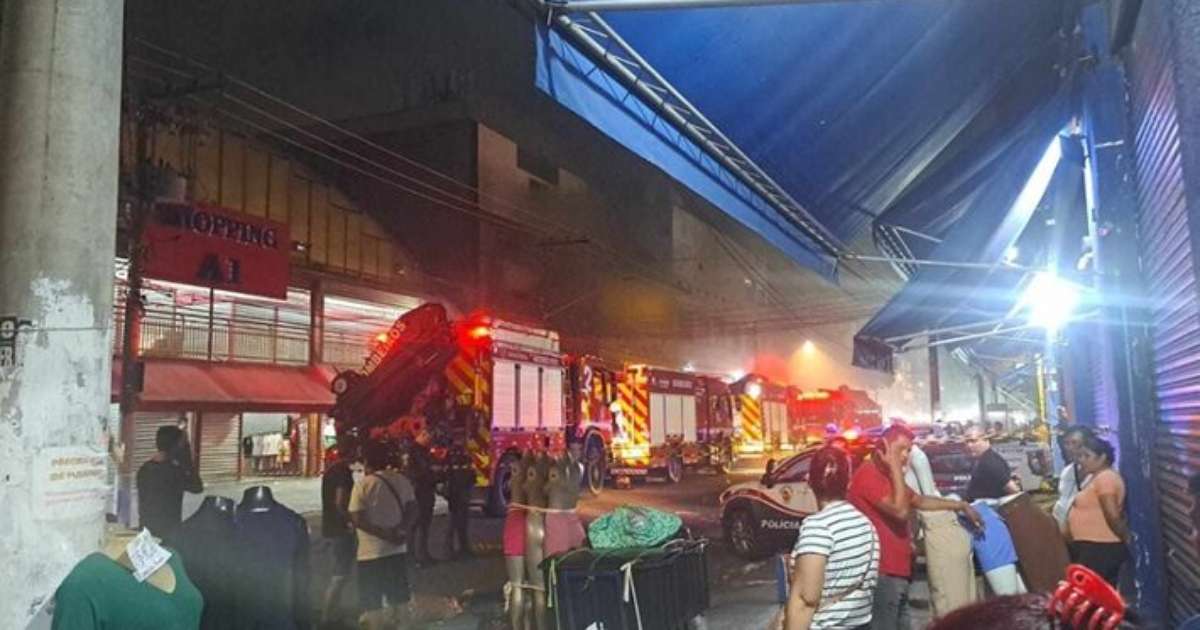 Incêndio atinge galeria de loja de roupas no Pari