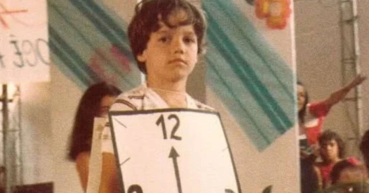 44 anos atrás, esse menino fofo era um relógio em teatro da escola; hoje é um famoso para o maior prêmio do cinema mundial