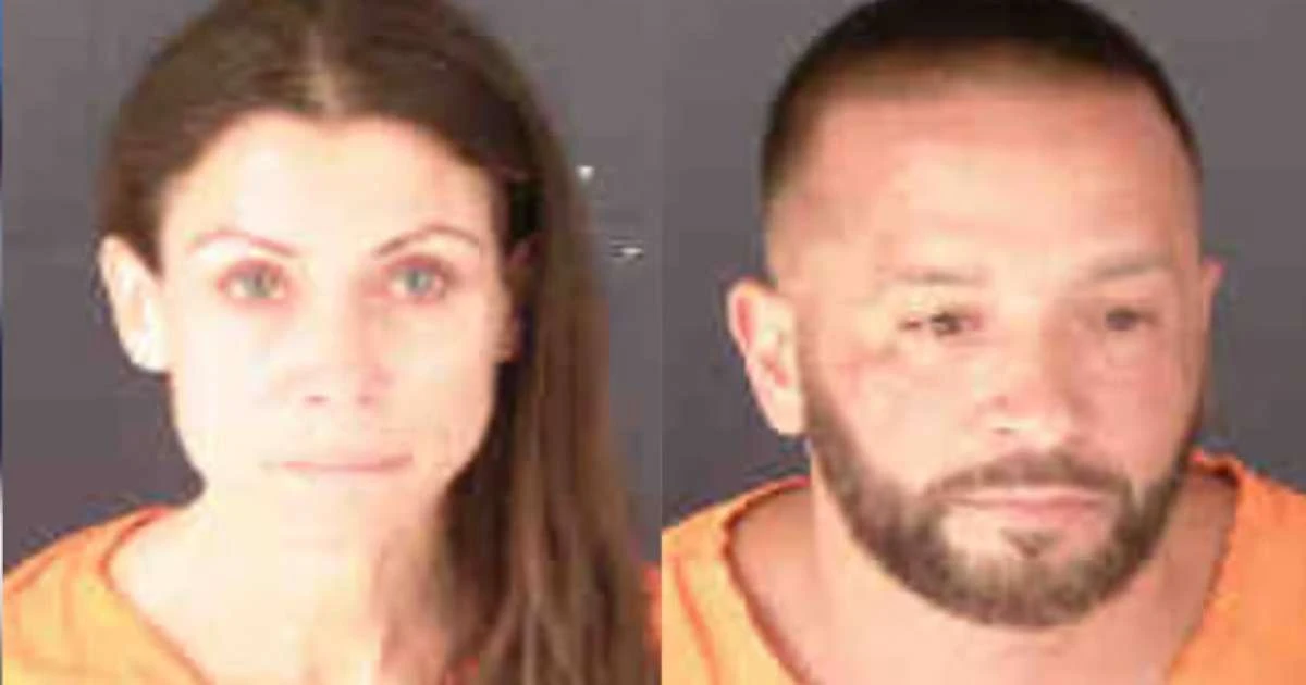 Casal é preso após ser flagrado 'fazendo movimentos para baixo e para cima' em voo com crianças por perto