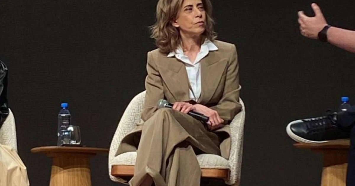Fernanda Torres relembra insegurança financeira na infância: 'Meus pais viviam endividados'