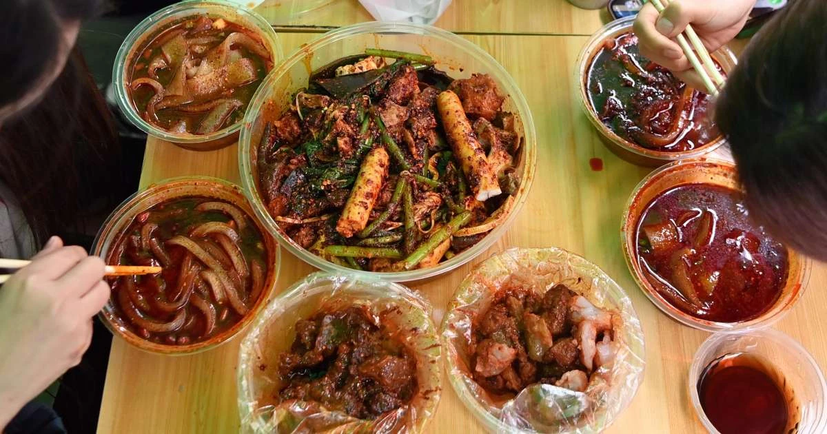 Creche usa tinta industrial com chumbo em alimentos e envenena 235 crianças na China