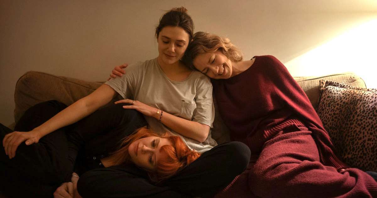 Carrie Coon, Natasha Lyonne e Elizabeth Olsen vivem drama familiar em trailer da Netflix