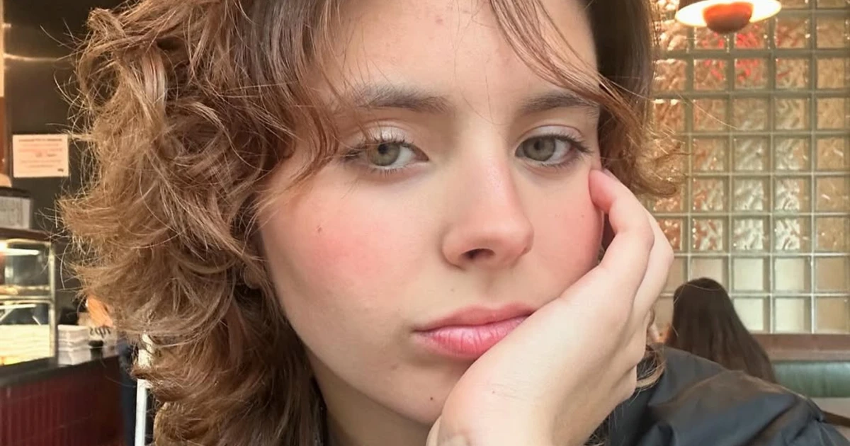 Neta de Gilberto Gil, Flor Gil relata críticas pela sexualidade: 'Falam que eu era linda e agora sou sapatão'