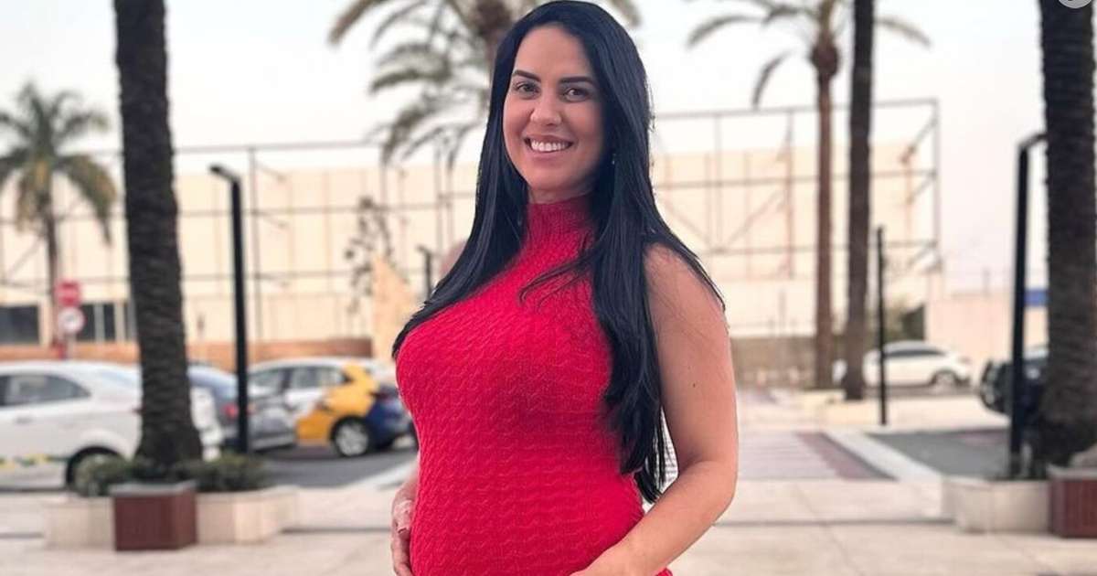 Grávida, Graciele Lacerda deixa barriga à mostra em look colado durante treino - e impressiona com tempo feito na bike!