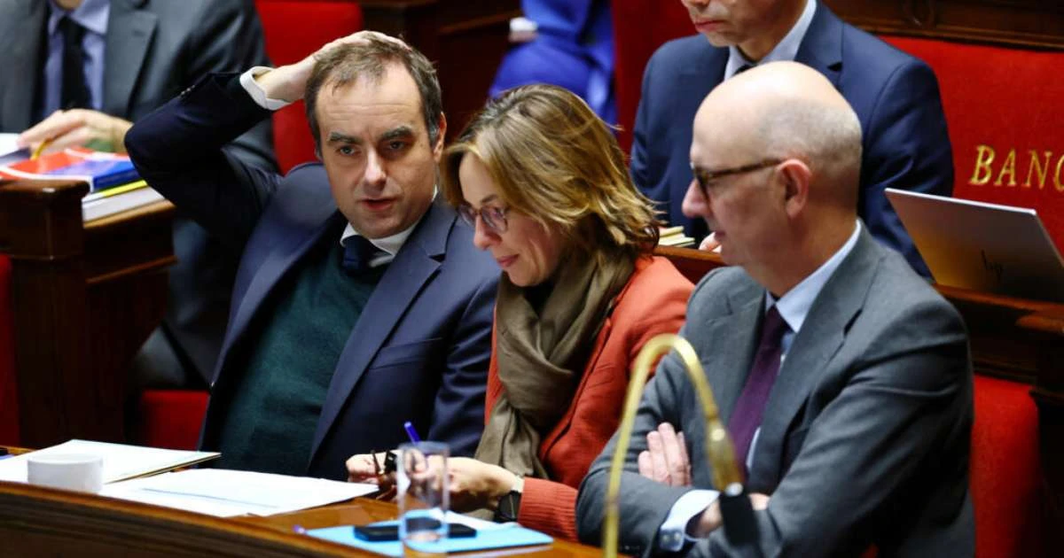 Instabilidade política é terceira maior preocupação dos franceses em 2025, aponta pesquisa