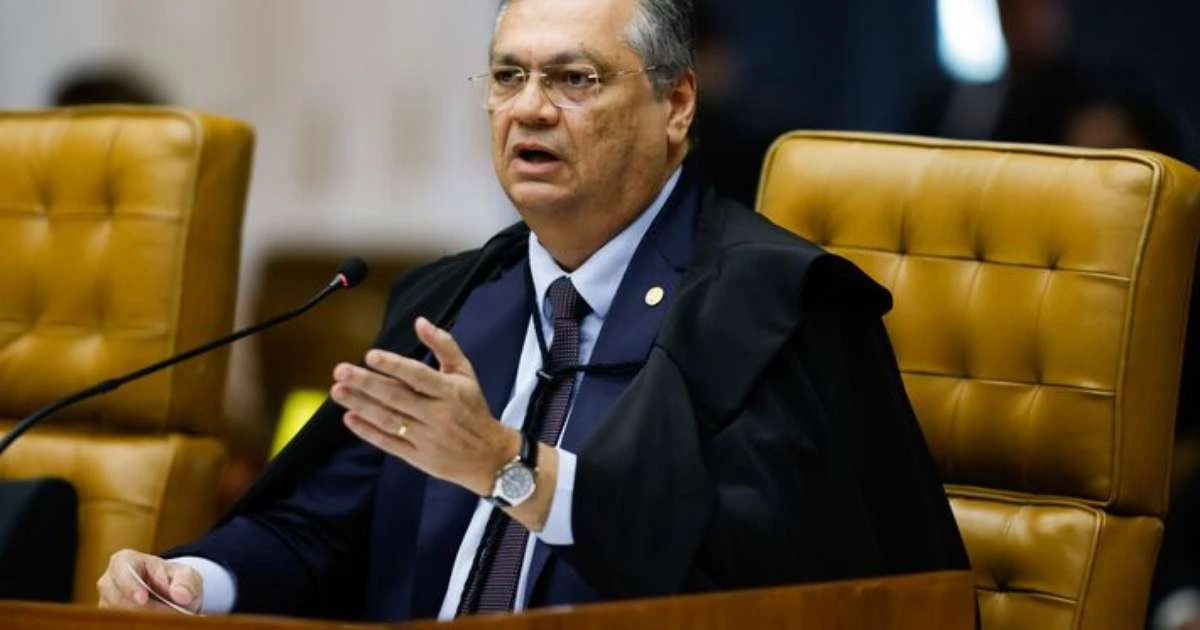 Dino diz que ameaças de sanção dos EUA não preocupam e que ministros são alvos de ataques frequentes