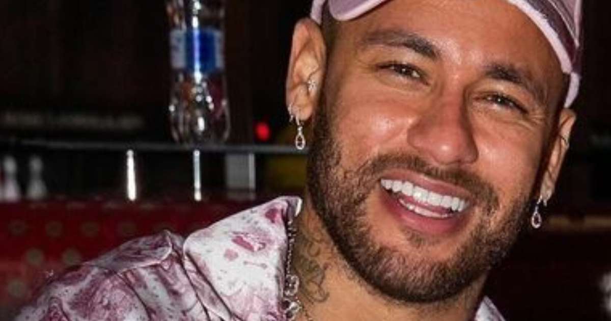 É sério? Veja a reação de Neymar ao ser convidado para balada