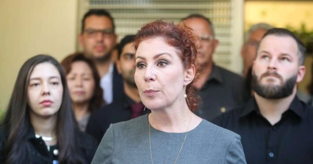 Zambelli pede a Allan dos Santos e Paulo Figueiredo campanha contra o ministro de Justiça da Itália