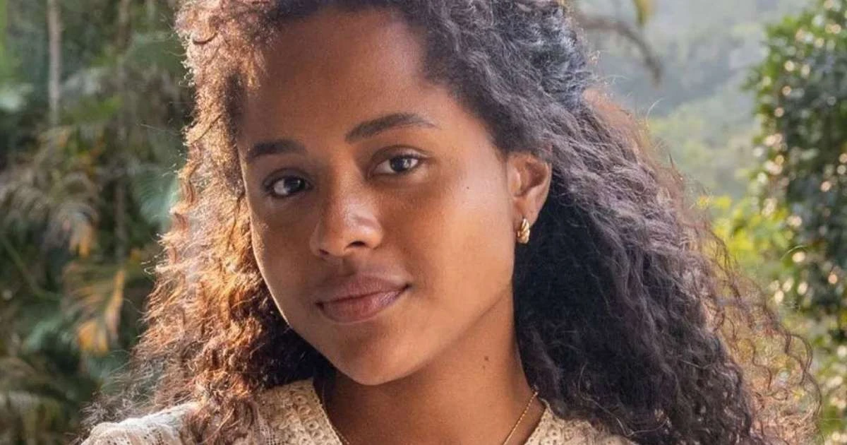 Antes do sucesso em 'Garota do Momento', Duda Santos ganhava R$ 50 como modelo de lojinhas na comunidade: 'Sempre quis ser artista'