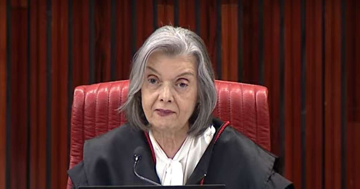 Cármen Lúcia condena violência e pede que partidos 