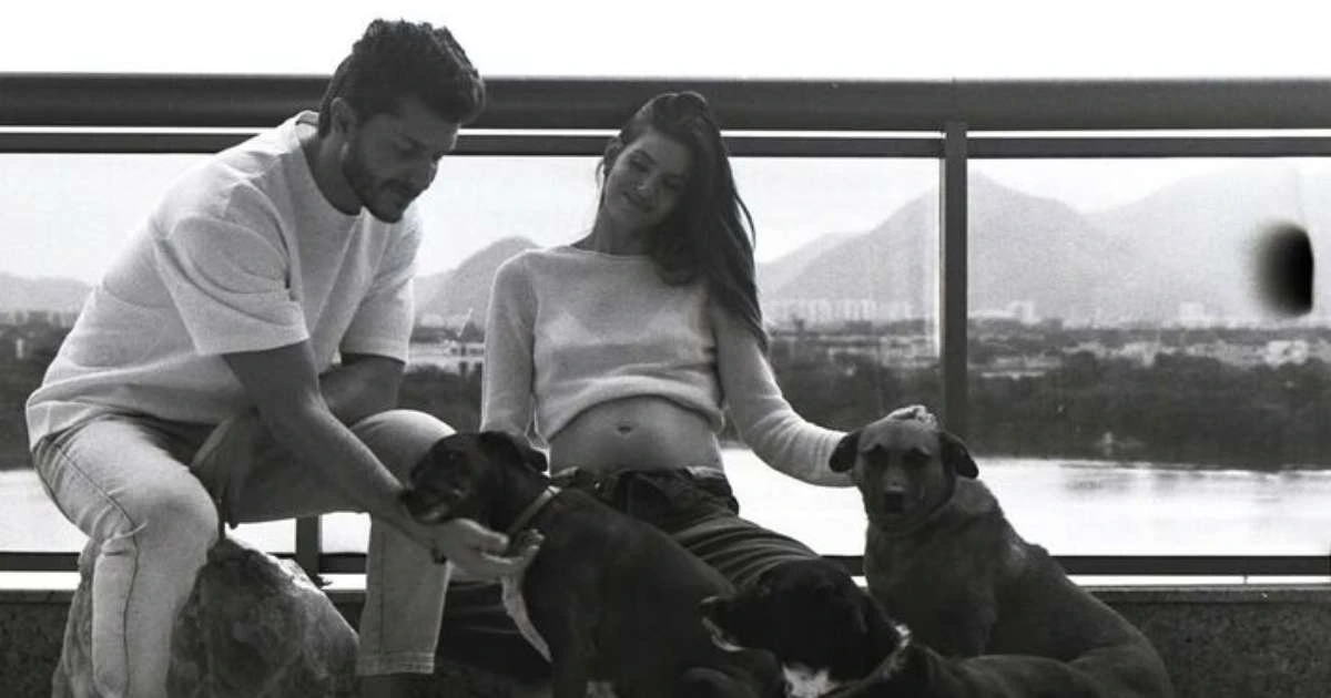 Camila Queiroz está grávida de Klebber Toledo: 'Há 5 meses esperando o amor da nossa vida'
