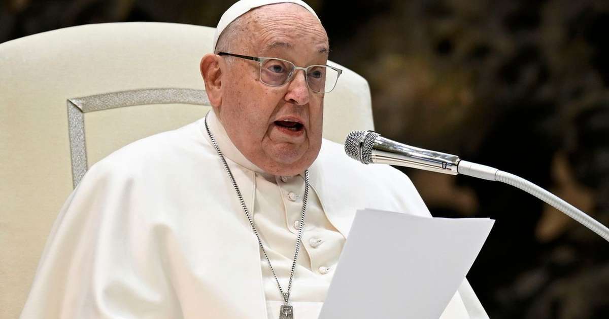 Internado há 20 dias com pneumonia dupla, Papa Francisco tem estado de saúde atualizado hoje, 5 de março