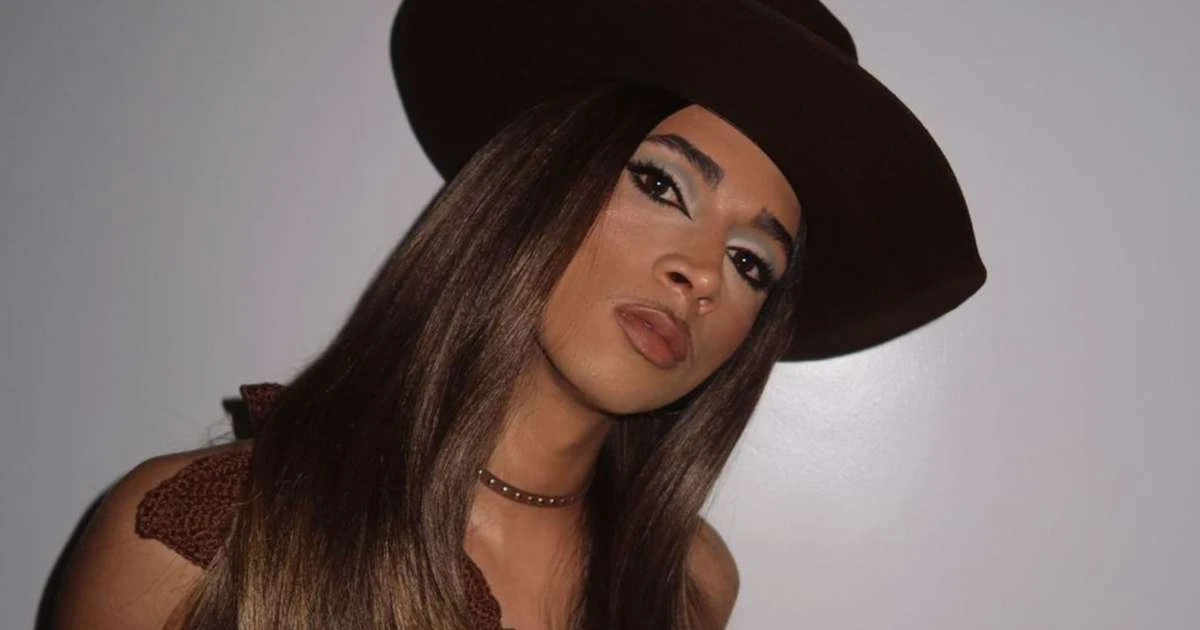 Humorista Pedroca denuncia xenofobia mascarada nas redes sociais: 'Isso nos silencia'