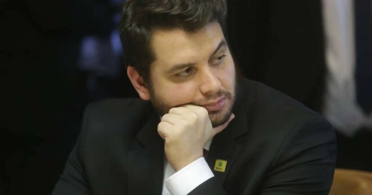 Ex-assessor de Bolsonaro pede a Moraes permissão para circular por Brasília sem punição