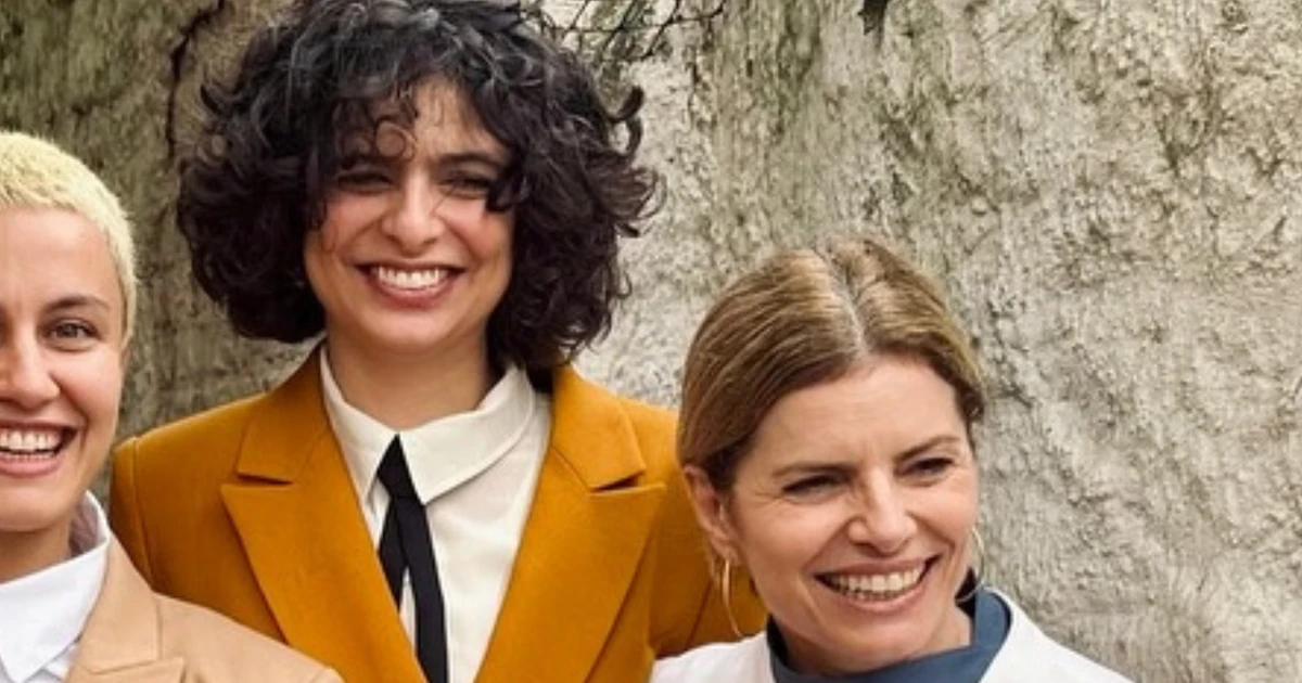 Discreta na vida íntima, Debora Bloch expõe motivo para ter postado fotos do casamento da filha, Júlia Anquier, com cantora: 'Foi gostoso'