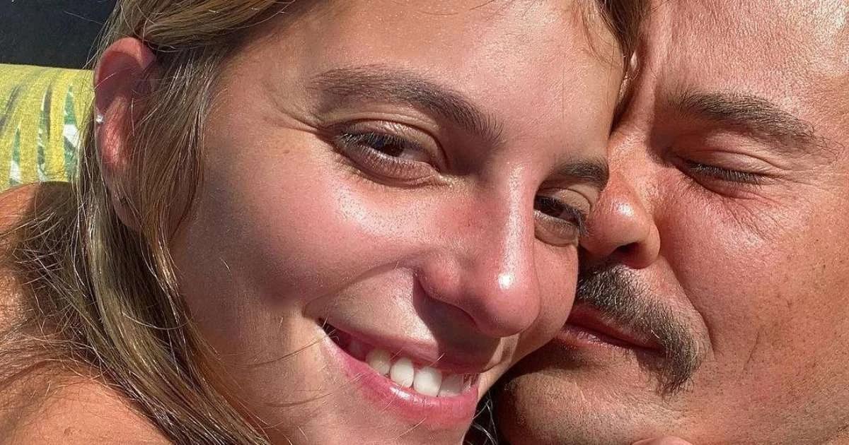 Paulinho Vilhena minimiza diferença de idade com esposa: 'Mulheres são mais evoluídas'