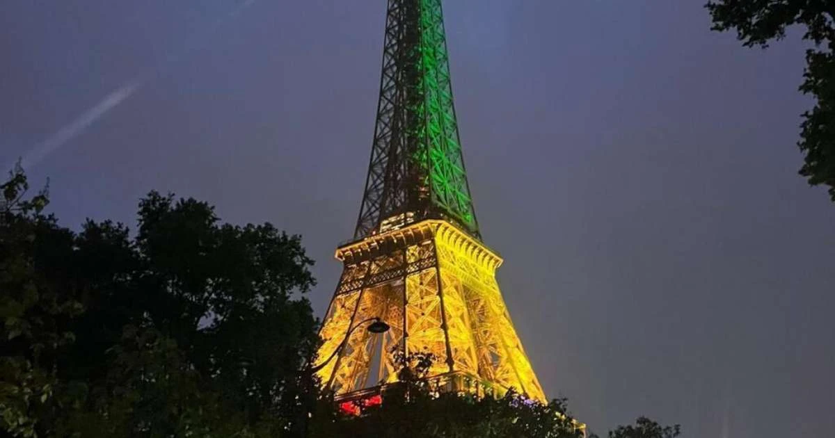 França homenageia o Brasil no 14 de Julho com espetáculo inédito de drones na Torre Eiffel