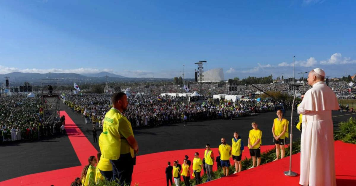Papa reúne um milhão de jovens em missa ao ar livre em Roma e faz apelo por paz na Ucrânia e Gaza