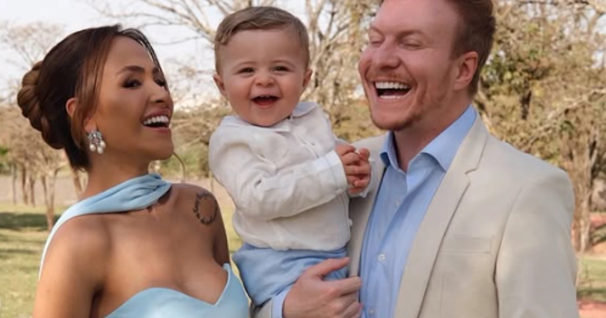 Momento fofura! Veja novas fotos da família de Teo Teló e Gabi Luthai