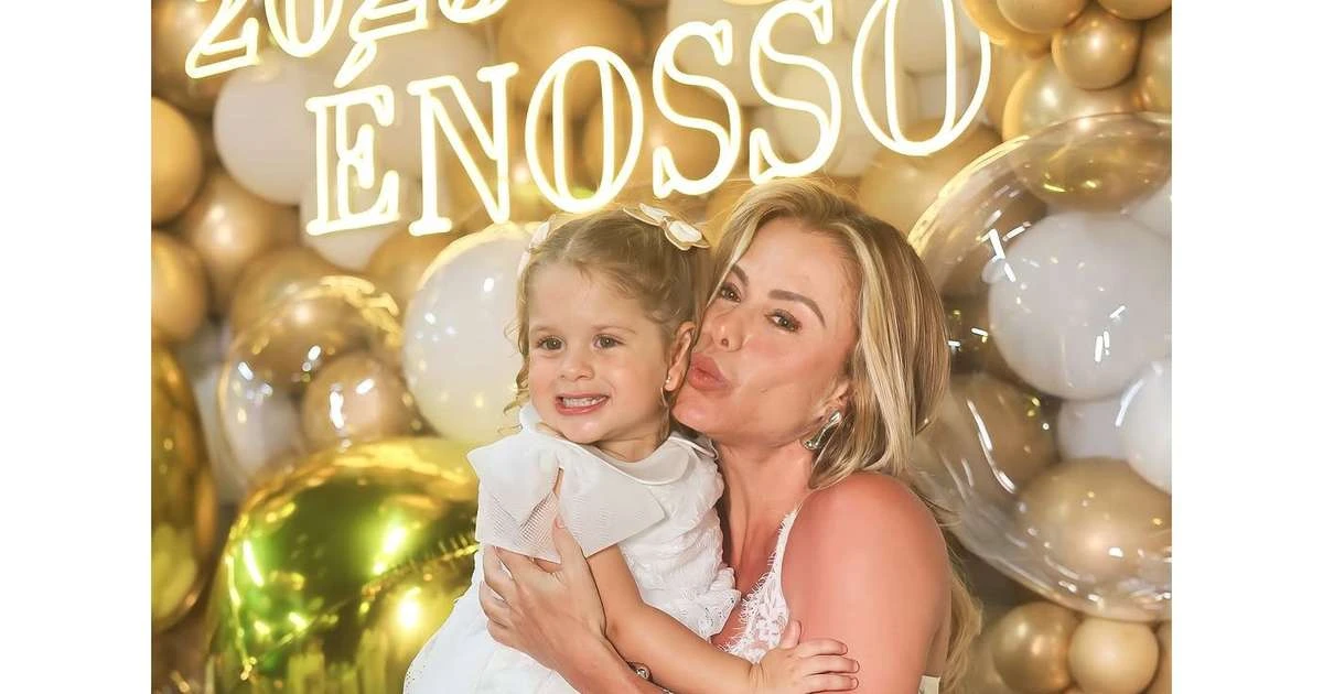 Mulher de Leonardo, Poliana Rocha procura ajuda médica após 'pinta suspeita' descoberta pela neta Maria Flor