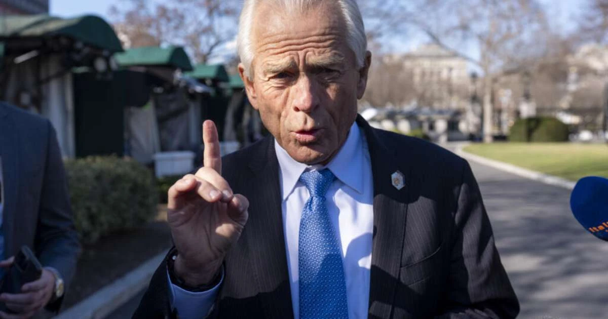 Quem é Peter Navarro, o economista que inspirou Donald Trump a aplicar o pacote de impostos
